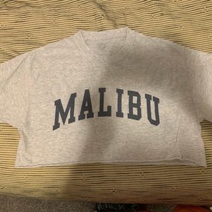 Malibu cropped T-shirt.